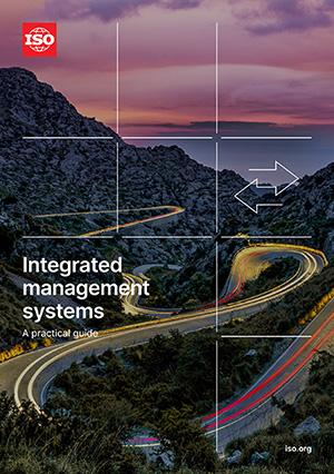 Titelbild des Handbuchs "Integrated management systems – A practical guide"